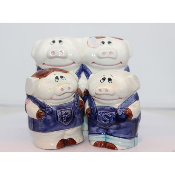 Salt & Pepper Shakers - UCCG Pigs in Jeans Overalls w/ Napkin Holder made in Tai - Picture 1 of 8